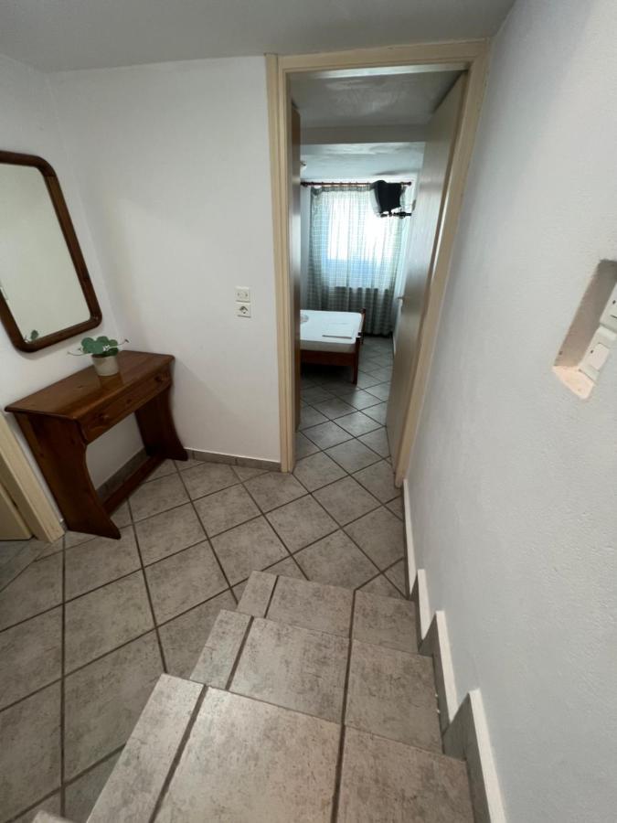 Athina Rooms Karvounades Exterior foto