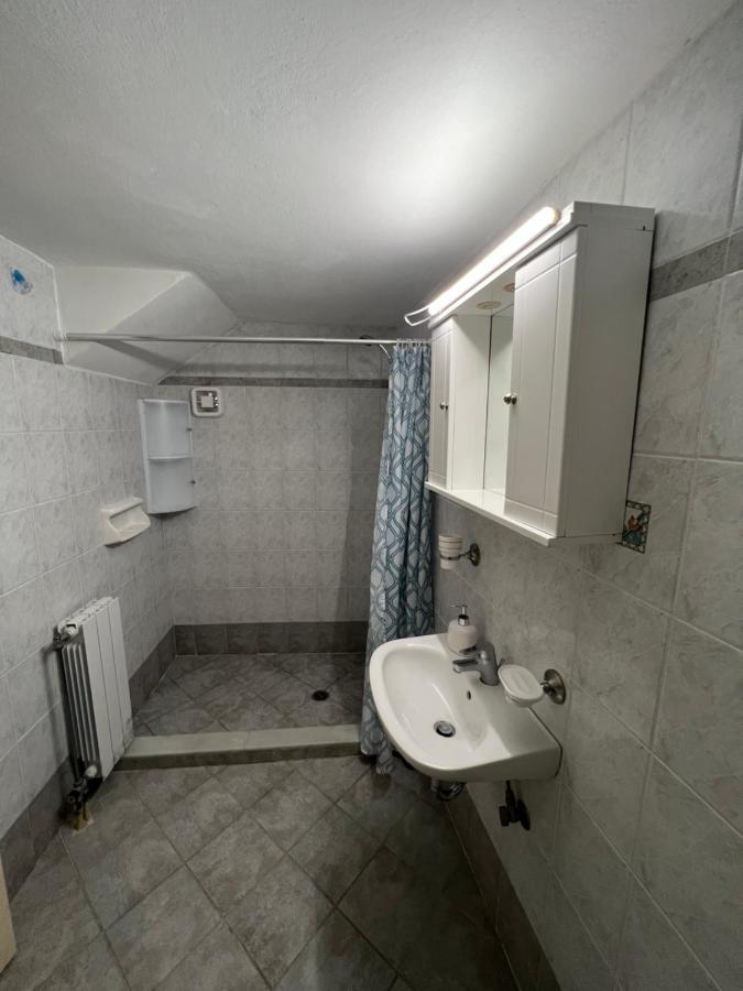 Athina Rooms Karvounades Exterior foto