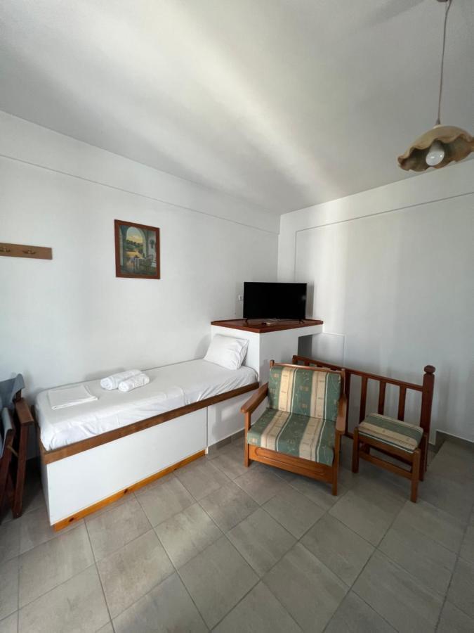 Athina Rooms Karvounades Exterior foto