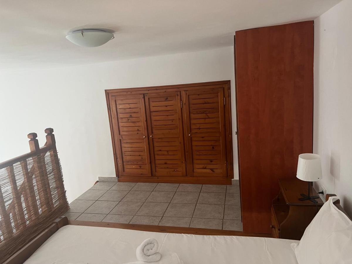 Athina Rooms Karvounades Exterior foto