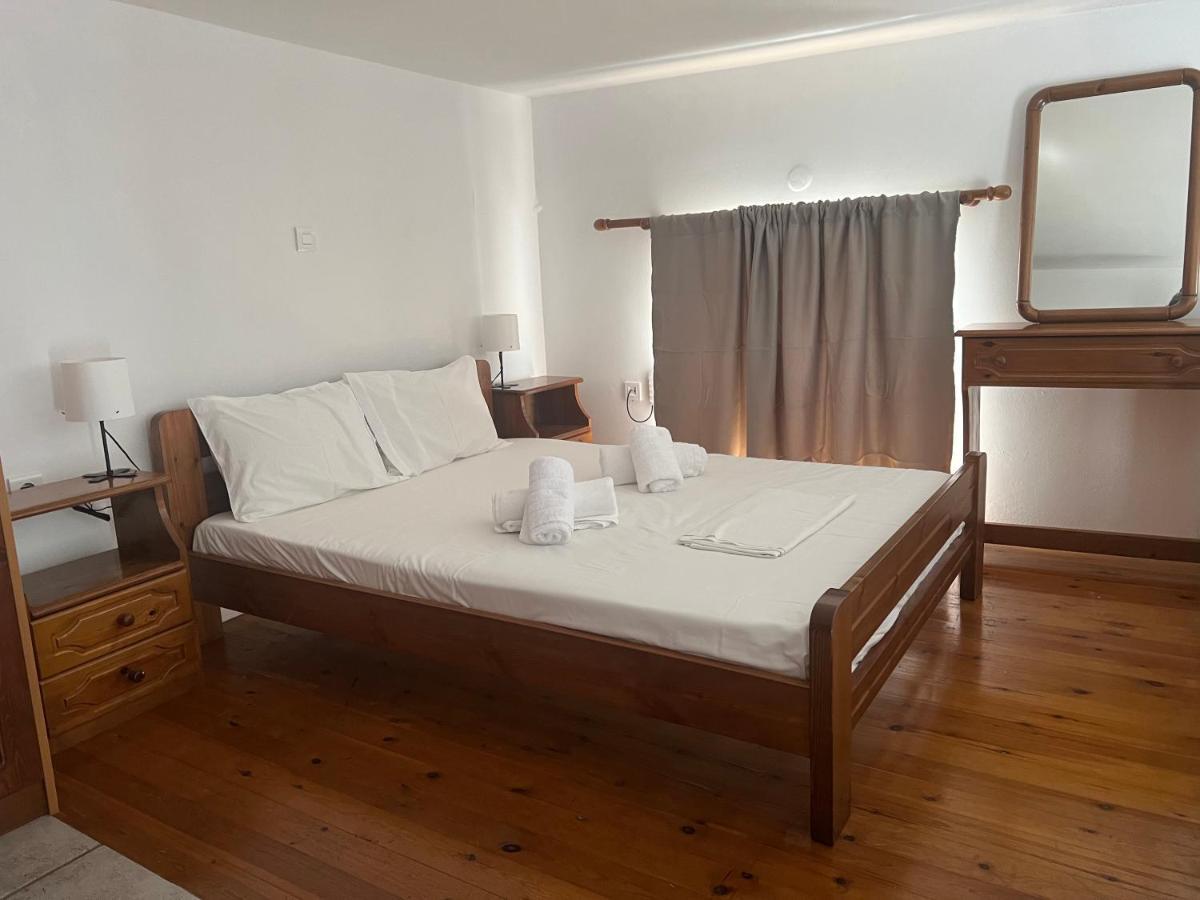 Athina Rooms Karvounades Exterior foto