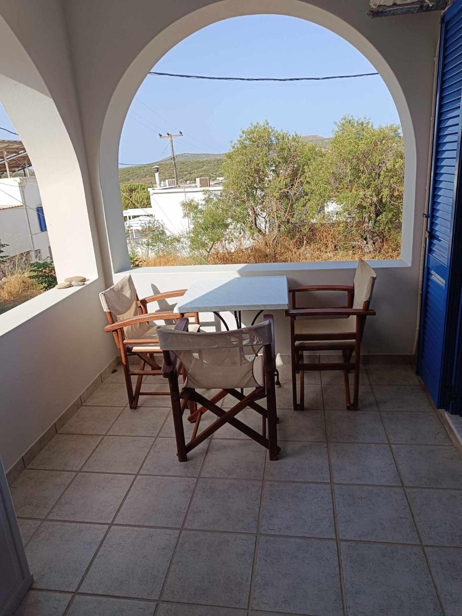 Athina Rooms Karvounades Exterior foto